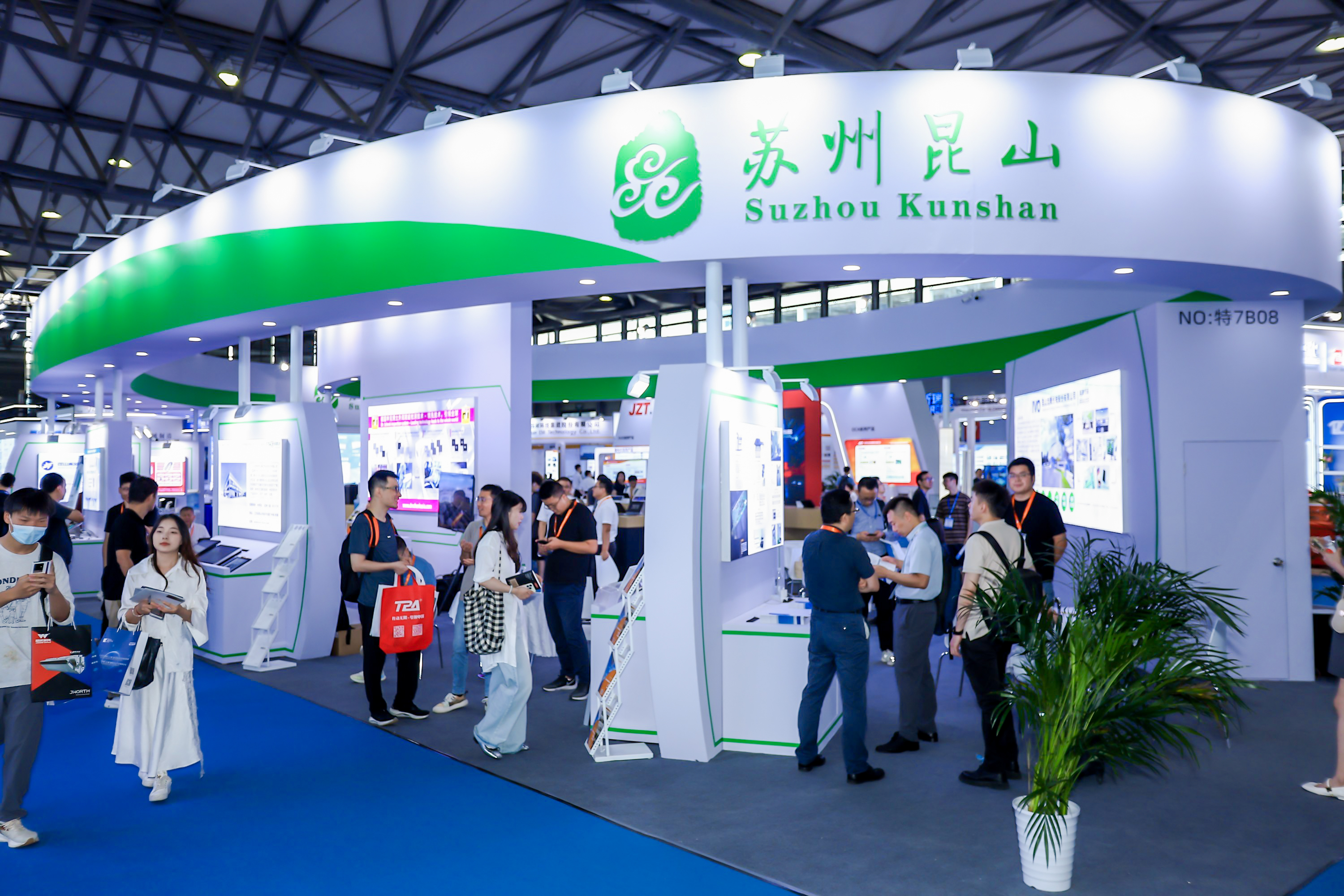 DIC 2025攜手昆山展團(tuán)打造顯示產(chǎn)業(yè)又一高地